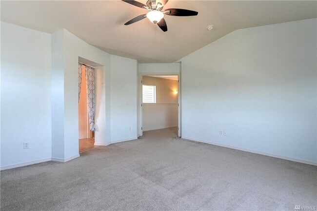Building Photo - Large Lacey Four Bedroom, Corner Lot, Newl...