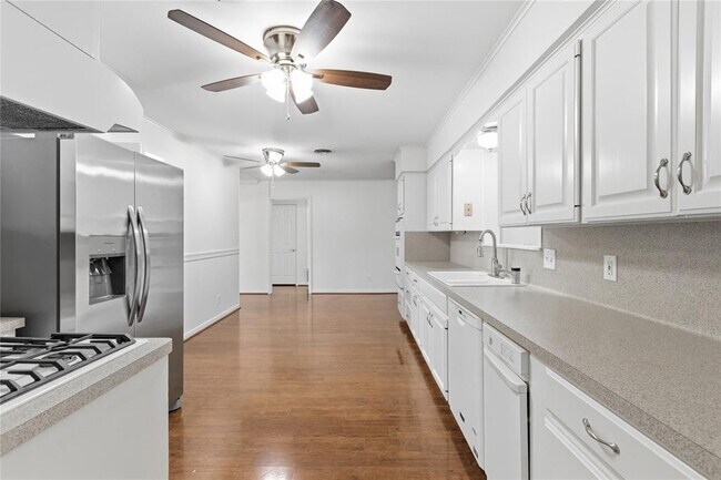 Building Photo - 1613 Sunnyvale St