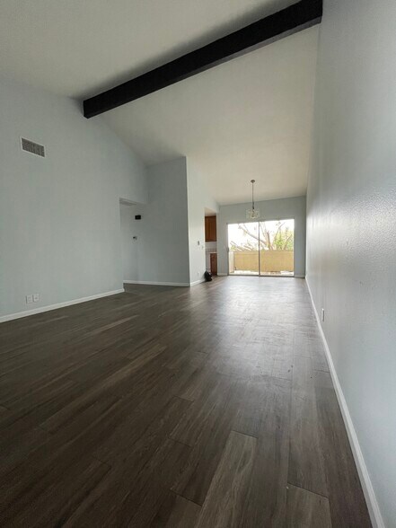Primary Photo - 315 N Pico Ave