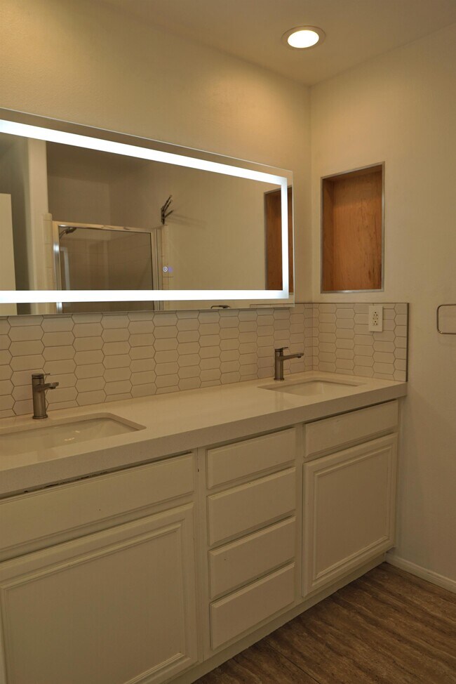 Building Photo - 51945 Avenida Madero