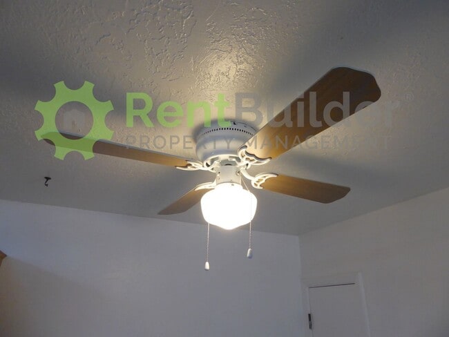 Building Photo - SCHEDULE YOUR SHOWING TODAY