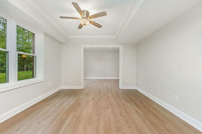 Building Photo - Stylish Renovation with Golf Course Views in a Prime Raleigh Location!