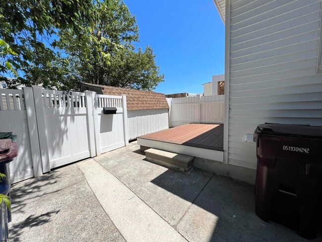 Building Photo - 17 N New Haven Ave