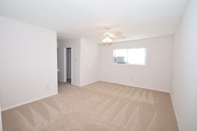 Building Photo - 14239 Misty Meadow Ln