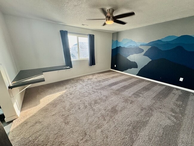 Building Photo - Your Home Is Ready For You!!