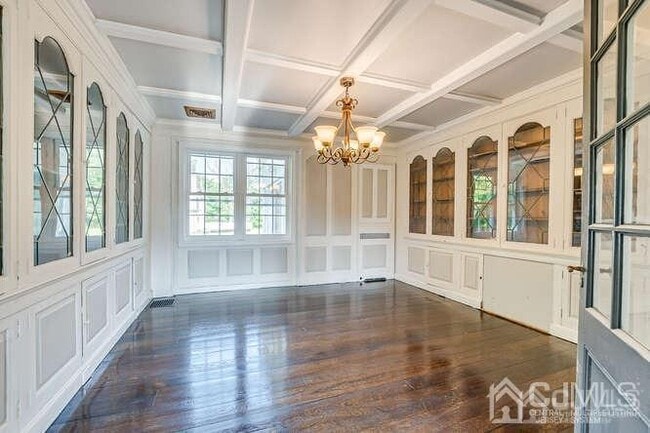 Building Photo - 55 Devon Rd