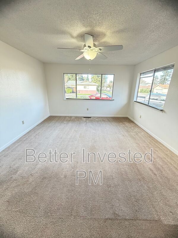 Building Photo - 1215 Marwen Dr