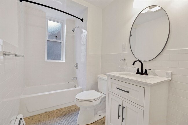 Building Photo - 864 Huntington Ave