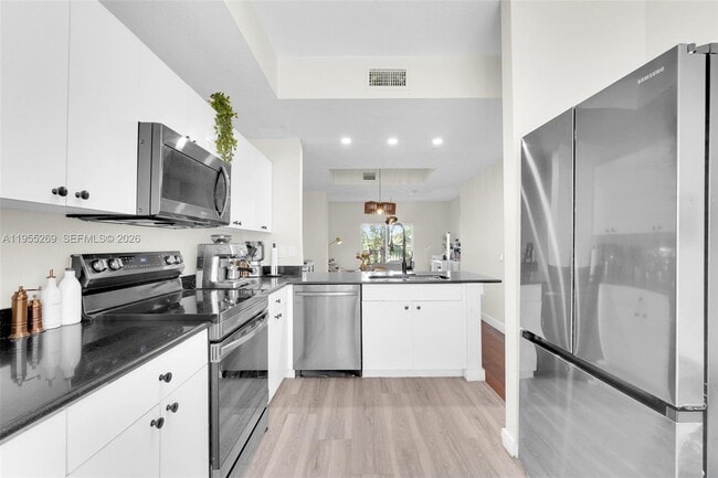 Building Photo - 738 NE 90th St