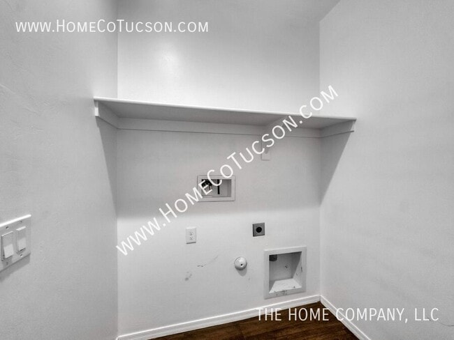 Building Photo - 6876 S Benedetti Ct