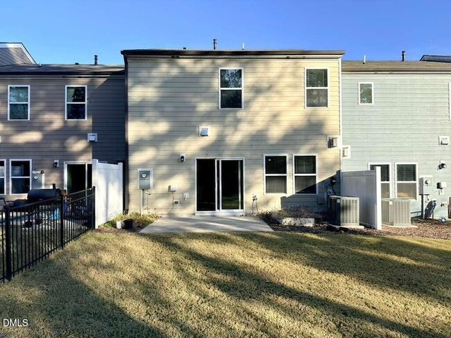 Building Photo - 1152 Chestnut Bluff Run