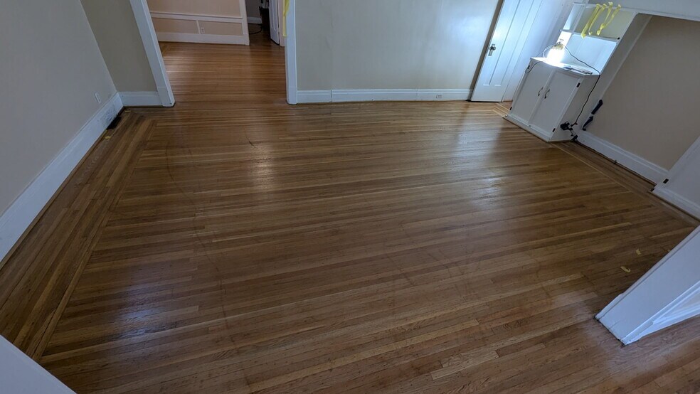 Building Photo - 275 Sterling Ave