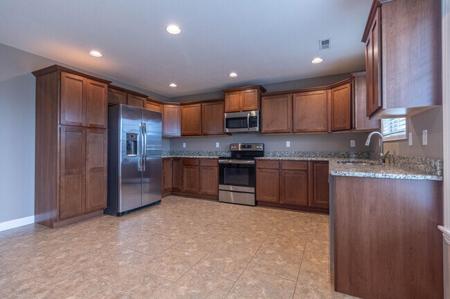 Building Photo - 2705 Iron Gate Dr