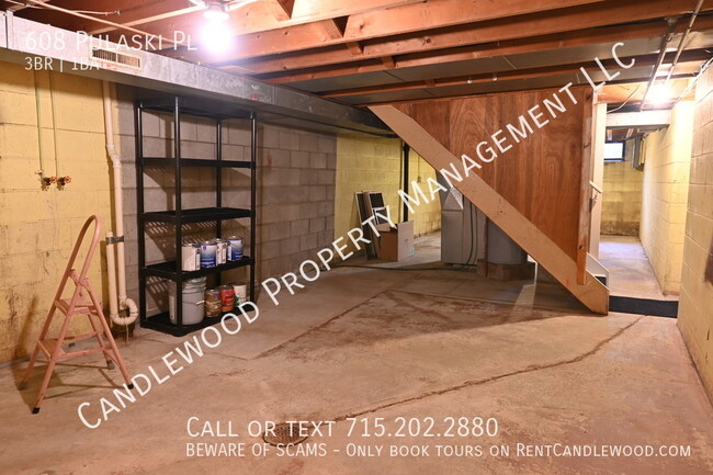 Building Photo - Pet Friendly 3 Bedroom Single Family Home ...