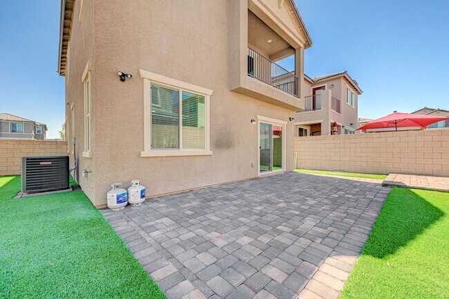 Building Photo - MODERN 2 Story, 3 Bedroom Home near Aliante!