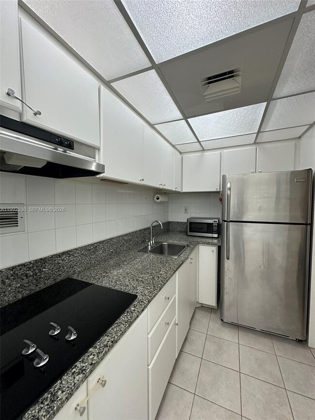 Building Photo - 1000 West Ave