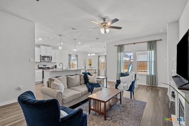 Building Photo - 3885 Lorenzen Ct