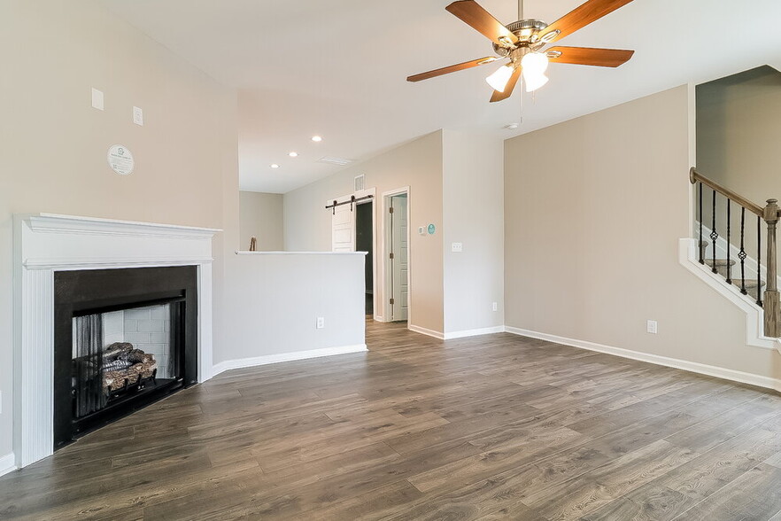 Building Photo - 52 Rosemary St