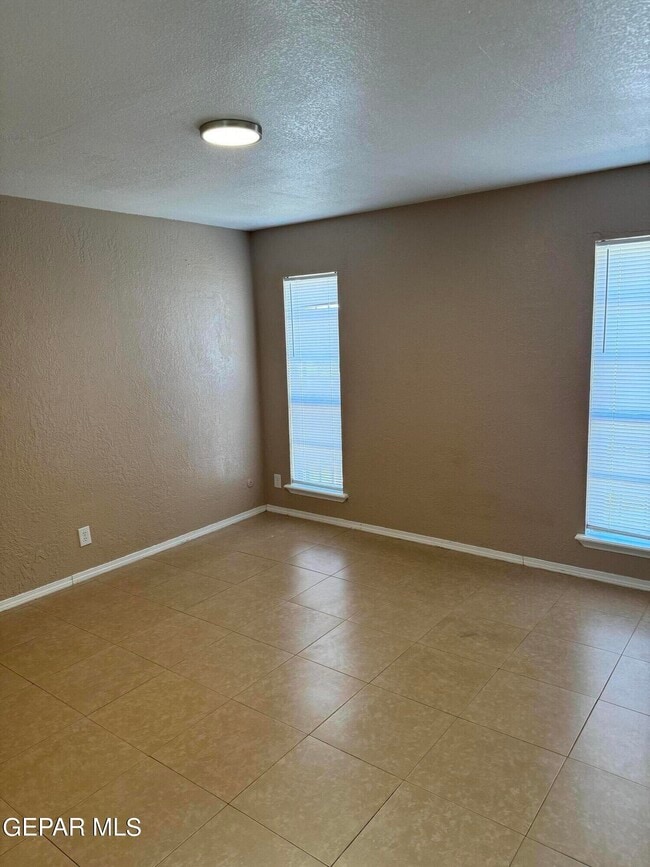 Building Photo - 3233 Isla Morada Dr