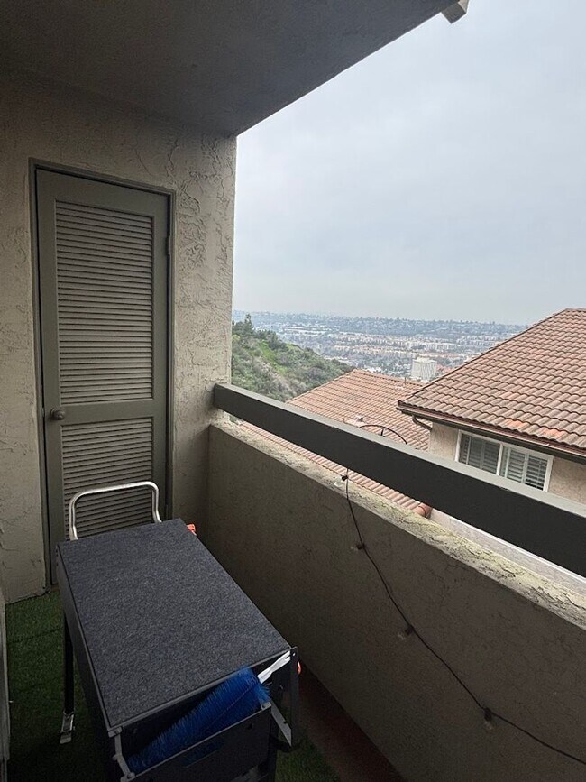 Building Photo - Two bedroom two bath condo with panoramic views of Mission Valley!