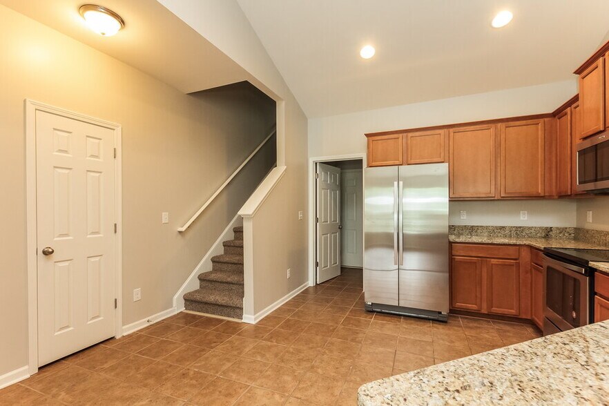 Building Photo - 17300 Hampton Trace Rd
