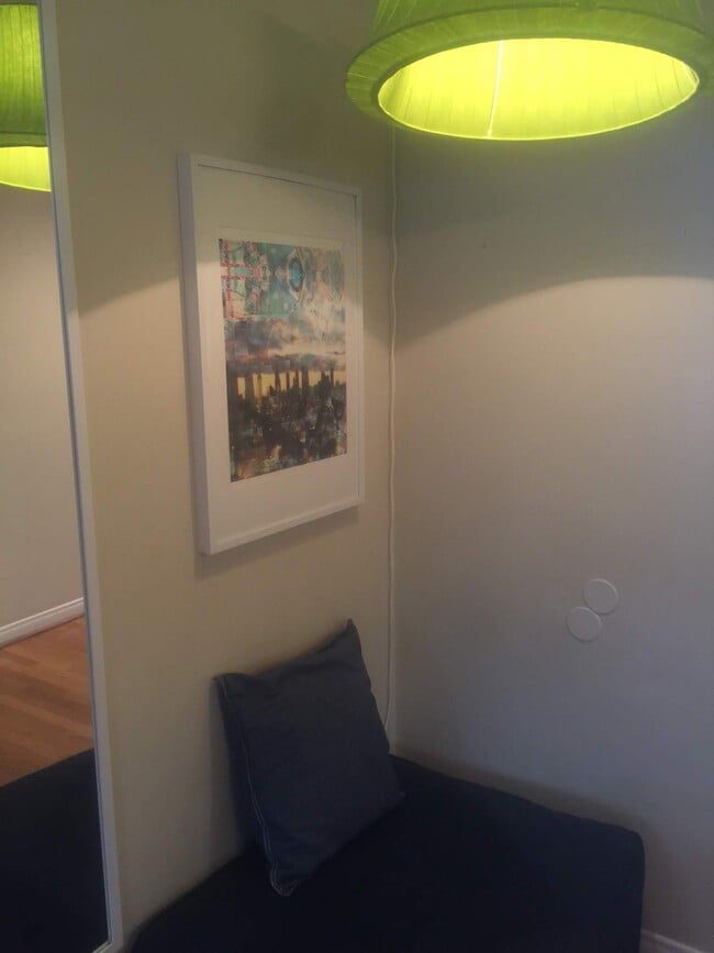 Building Photo - 416 Virginia St