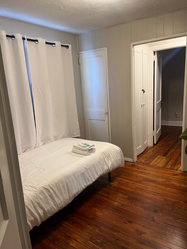 Building Photo - 5070 W 148th St