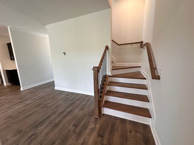 Building Photo - 2024-Built Beautiful 4-Bedroom and 3.5 Bat...