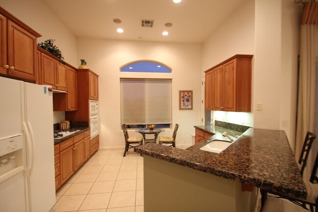 Building Photo - Elegant Fully Furnished Single Story Home