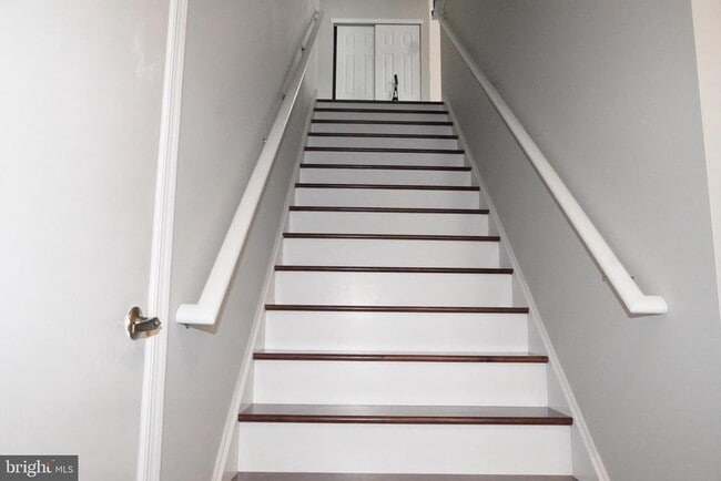 Building Photo - 7308 Normandy Dr