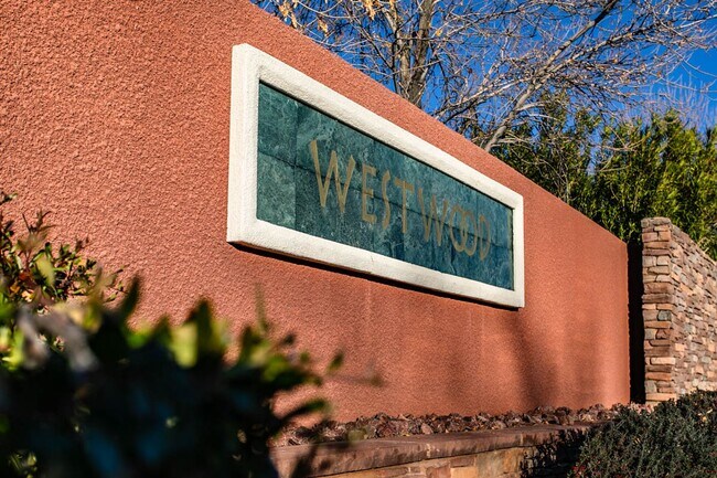 Building Photo - Beautiful 3 Bed South Summerlin Home With 1st Floor Bed and Bath