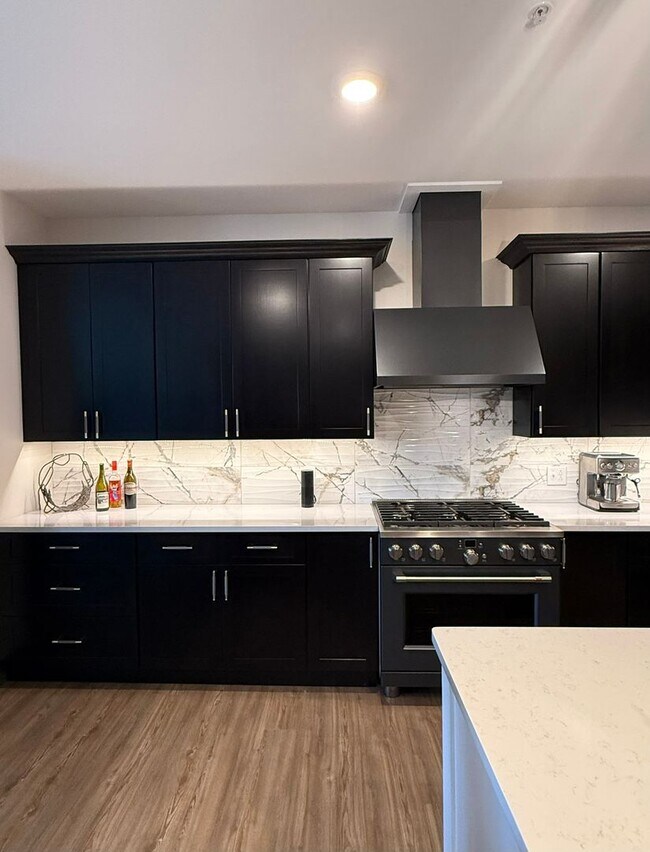 Building Photo - 100 Quartz Knl