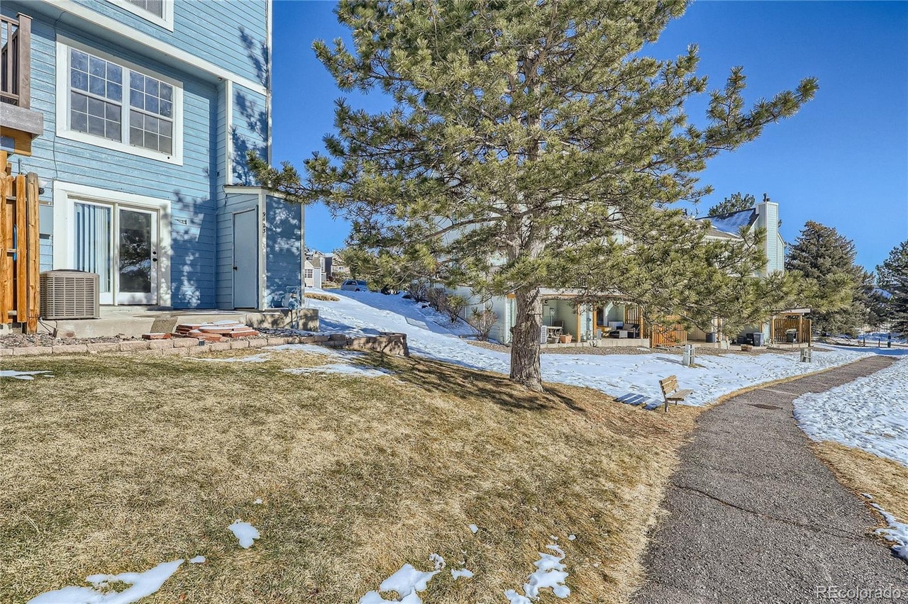 Building Photo - 9423 W Ontario Dr