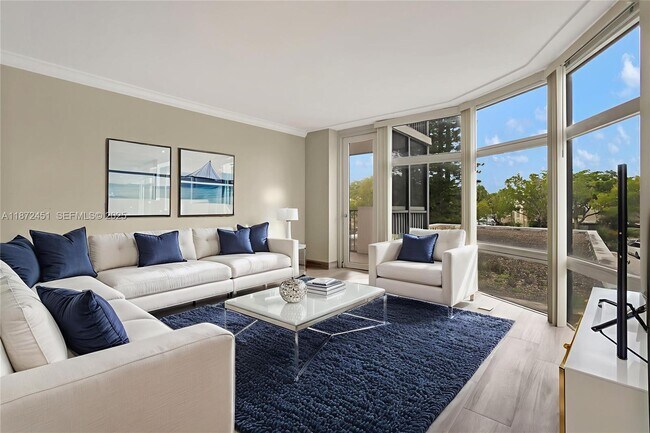 Building Photo - 20100 W Country Club Dr