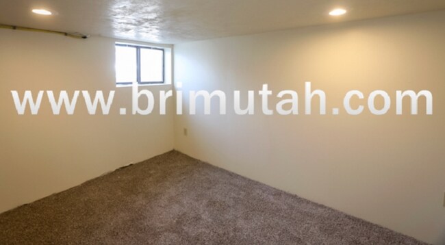 Building Photo - 462 S 1100 E