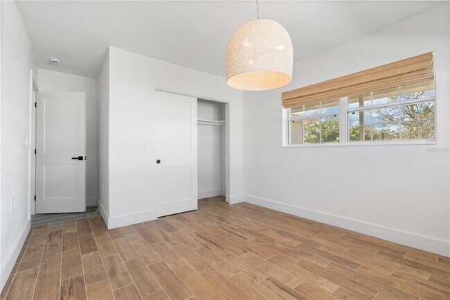 Building Photo - 4543 Carson St NE