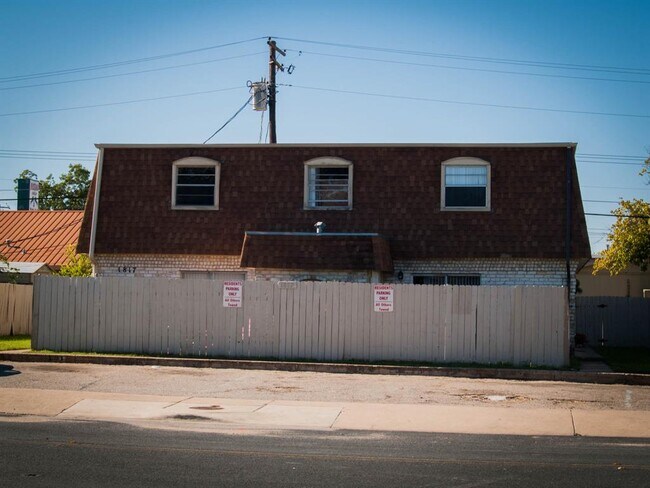 Primary Photo - 1833 Wooten Park Dr