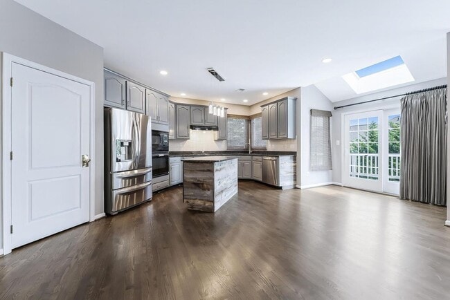 Building Photo - 20152 Boxwood Pl