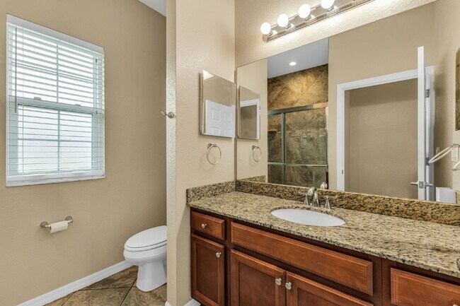 Building Photo - "Charming 2-Bed, 2-Bath with Granite Finis...