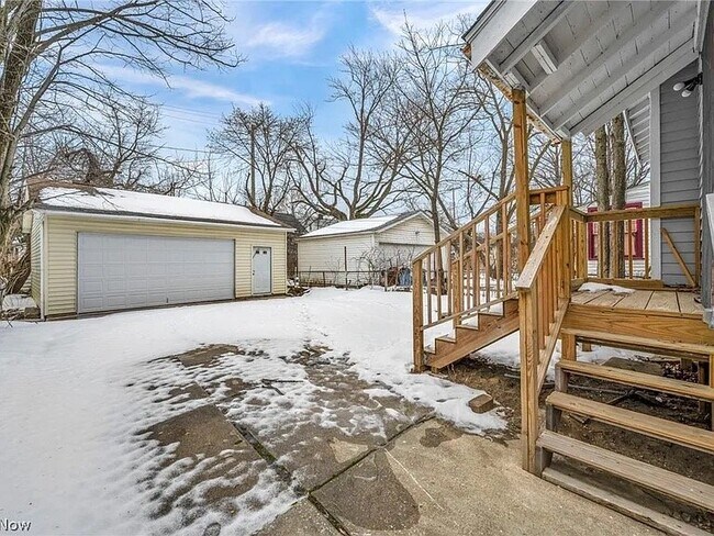 Building Photo - 13313 Kuhlman Ave