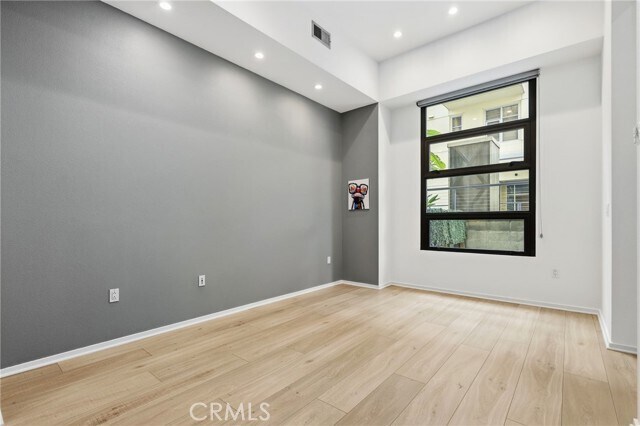 Building Photo - 133 The Promenade N