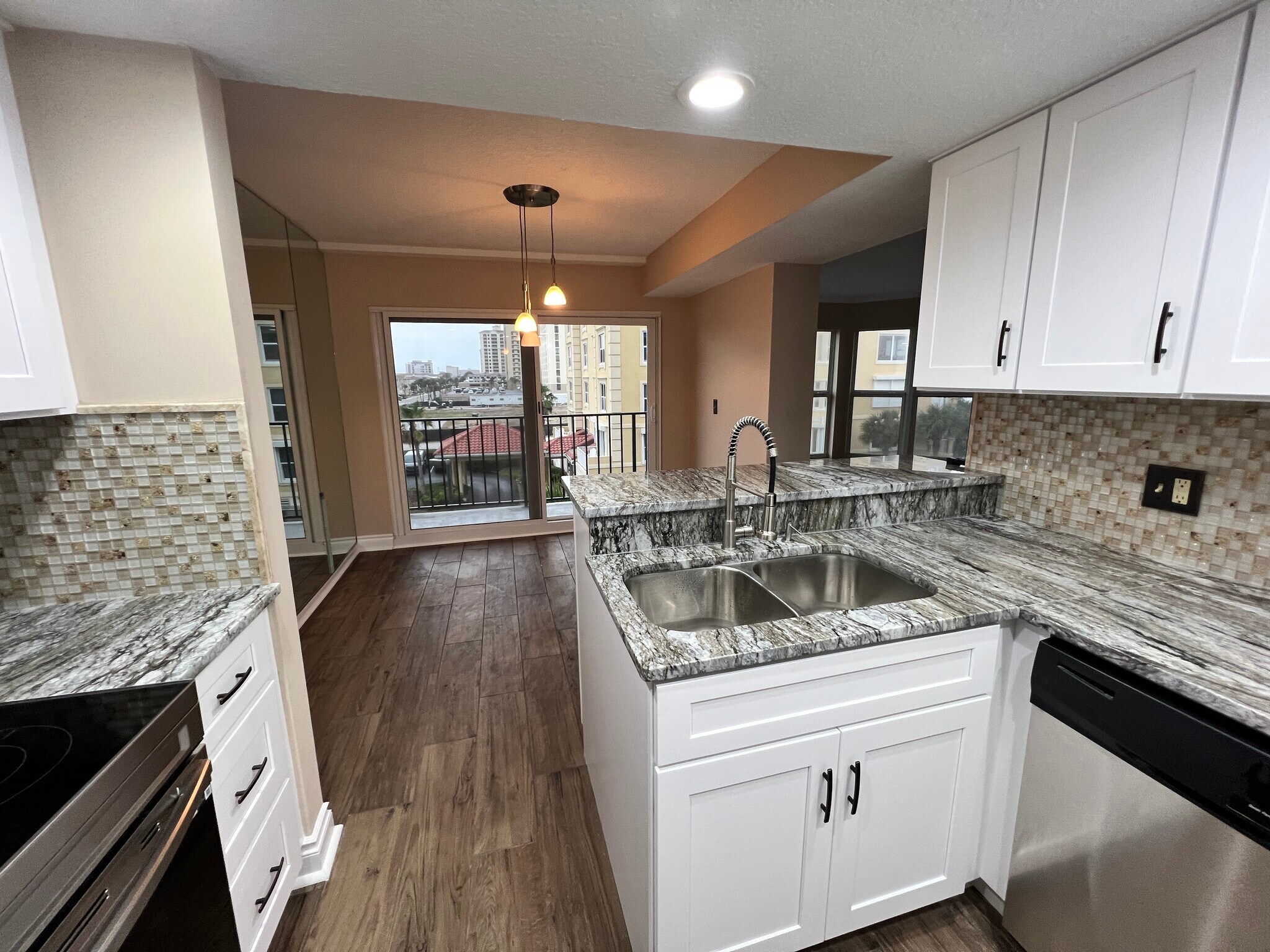 Kitchen - 1551 1st St S