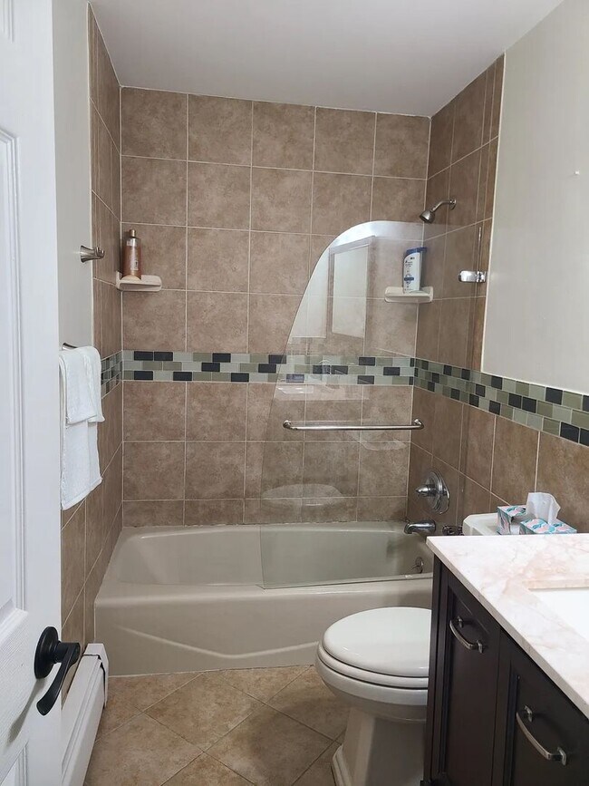 Building Photo - 1 Bed 1 Bath Available in Chatham
