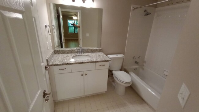 Building Photo - Remodeled 1 Bed 1 bath Condo Near Campus
