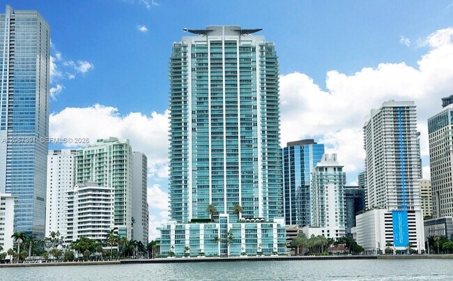 Building Photo - 1331 Brickell Bay Dr