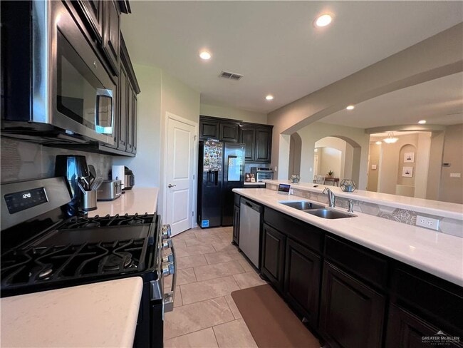 Building Photo - 40 Ensenada Ave