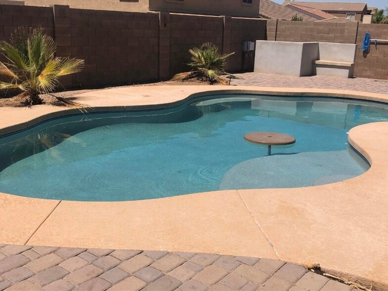 Building Photo - 743 E Wolf Hollow Dr