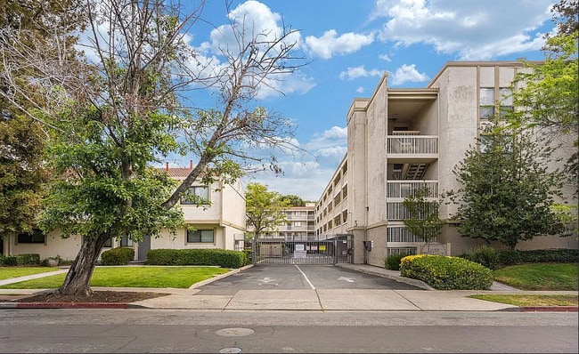 Building Photo - 1790 Ellis St