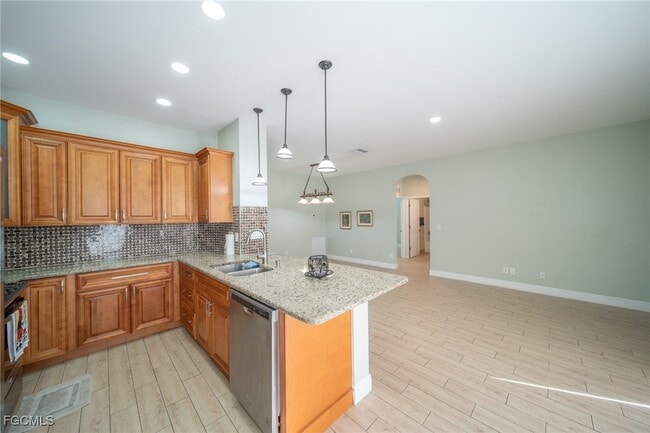 Building Photo - 2122 SW 29th Terrace