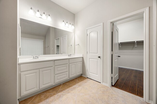 Building Photo - 26323 Crystal Cove Ln